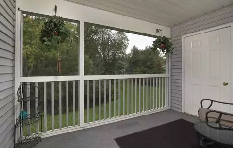 916 Oakbrook, Jackson, MI 49203 photo 21