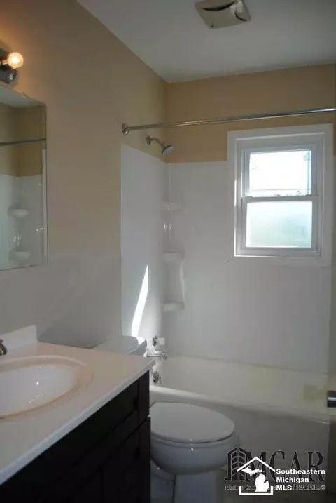 534 Bentley, Monroe, MI 48162 photo 8