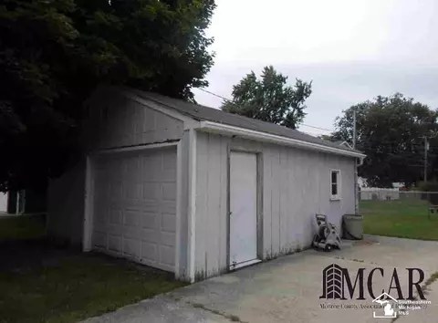 476 N Roessler, Monroe, MI 48162 photo 11