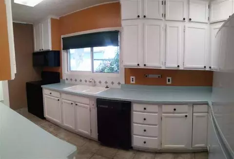 118 N Thompson, Jackson, MI 49202 photo 2