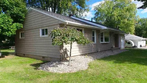 1508 Strathmoor, Jackson, MI 49203 photo 2