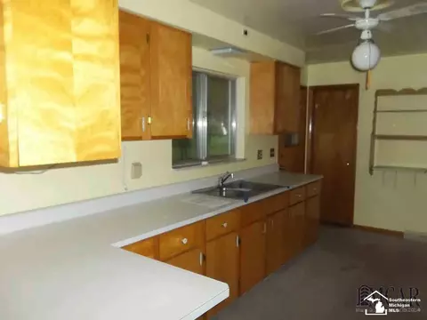 12766 Sweitzer, Carleton, MI 48117 photo 2