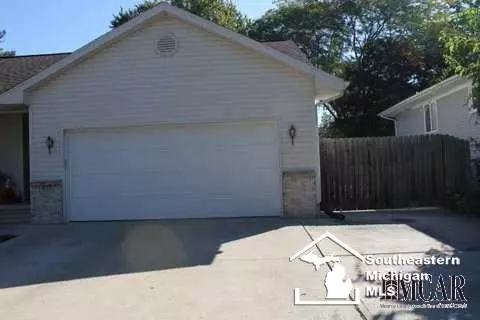 1422 Arbor, Monroe, MI 48162 photo 4
