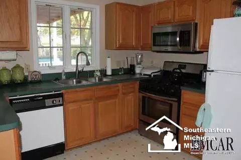 1422 Arbor, Monroe, MI 48162 photo 8