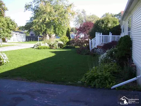 3106 Lakeview, Monroe, MI 48162 photo 5
