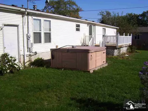 3106 Lakeview, Monroe, MI 48162 photo 6