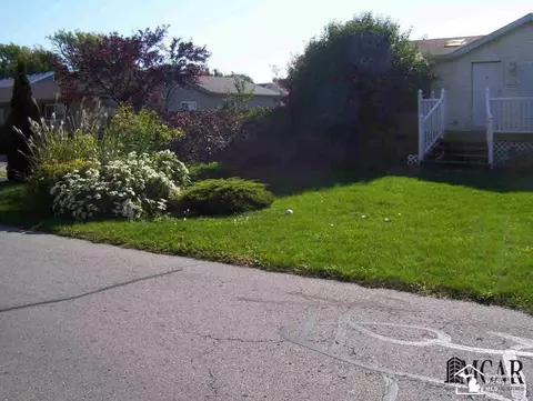 3106 Lakeview, Monroe, MI 48162 photo 2