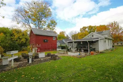 527 Quarry, Jackson, MI 49201 photo 3