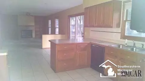 6815 Stonegate, Temperance, MI 48182 photo 5
