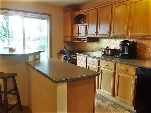 2104 Appleway, Jackson, MI 49203 photo 4