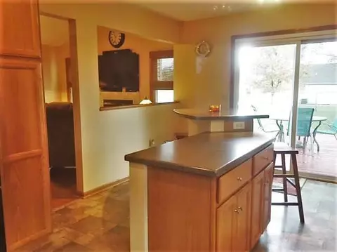 2104 Appleway, Jackson, MI 49203 photo 5