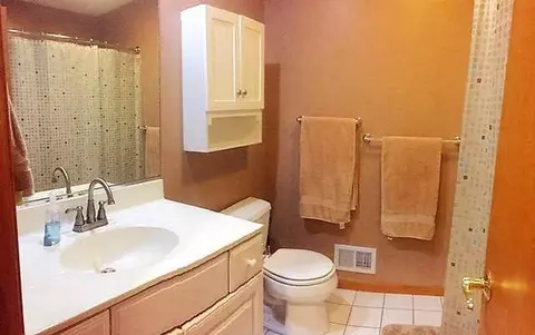 2104 Appleway, Jackson, MI 49203 photo 14