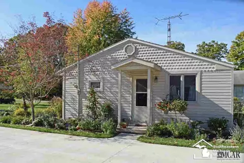 1126 Feltis, Temperance, MI 48182 photo 2