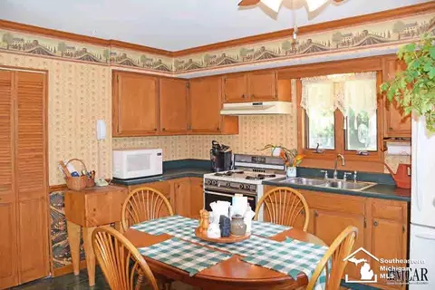 1126 Feltis, Temperance, MI 48182 photo 9