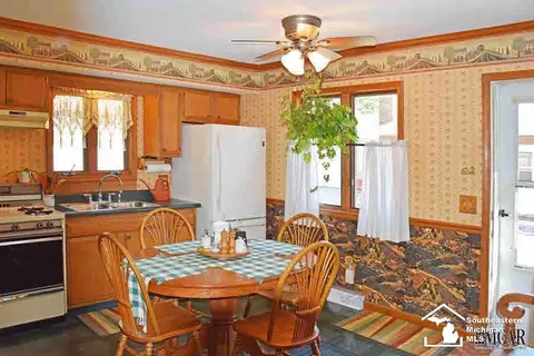 1126 Feltis, Temperance, MI 48182 photo 8