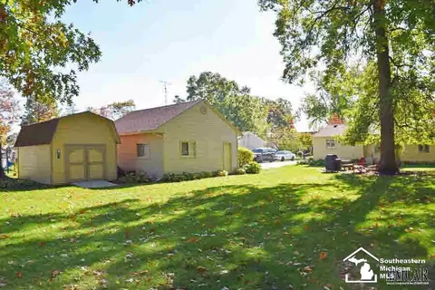 1126 Feltis, Temperance, MI 48182 photo 4