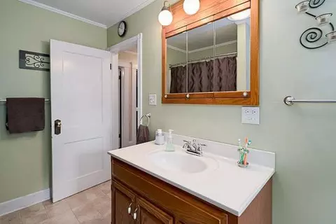 715 Douglas, Jackson, MI 49203 photo 18