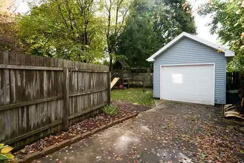 715 Douglas, Jackson, MI 49203 photo 30