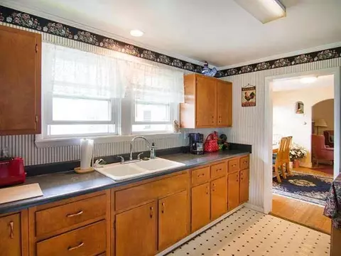 553 Commonwealth, Jackson, MI 49202 photo 4