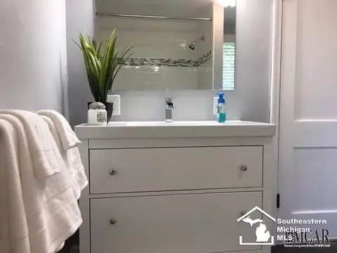 129 N Roessler, Monroe, MI 48162 photo 16