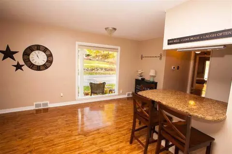 1905 Broadcrest, Jackson, MI 49203 photo 8