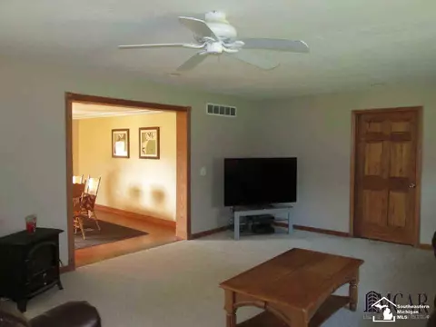 9233 Douglas, Temperance, MI 48182 photo 13