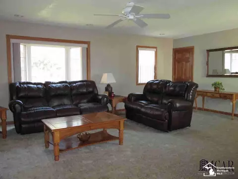 9233 Douglas, Temperance, MI 48182 photo 10