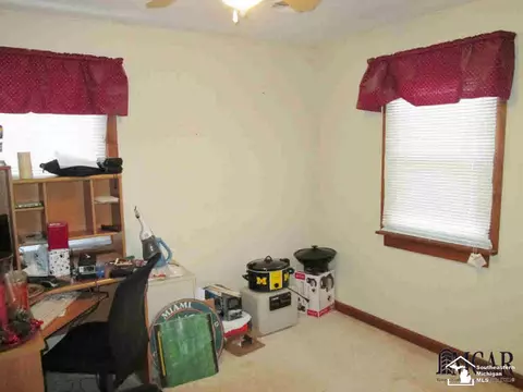 9233 Douglas, Temperance, MI 48182 photo 25
