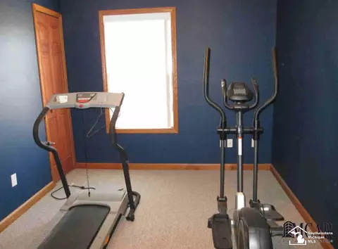 9233 Douglas, Temperance, MI 48182 photo 23