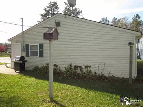 9233 Douglas, Temperance, MI 48182 photo 6