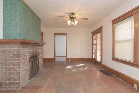 780 Crescent, Jackson, MI 49203 photo 3
