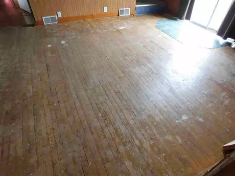 845 S Sutton, Jackson, MI 49202 photo 9