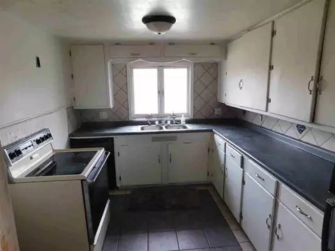 845 S Sutton, Jackson, MI 49202 photo 3