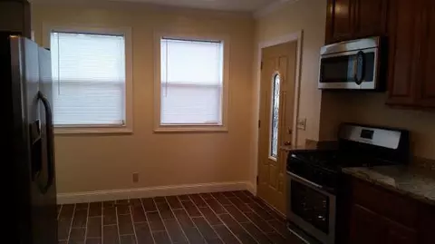 1317 Locust, Jackson, MI 49203 photo 3