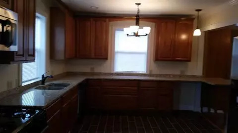 1317 Locust, Jackson, MI 49203 photo 7