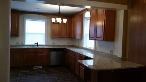 1317 Locust, Jackson, MI 49203 photo 2