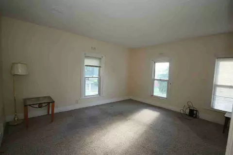 631 Oak, Jackson, MI 49201 photo 4