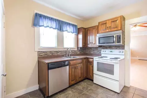 122 N Thompson, Jackson, MI 49202 photo 30