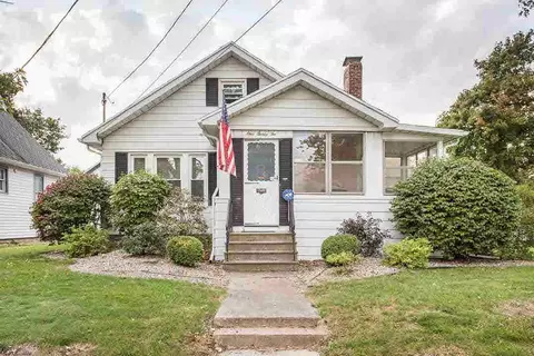 122 N Thompson, Jackson, MI 49202 photo 1