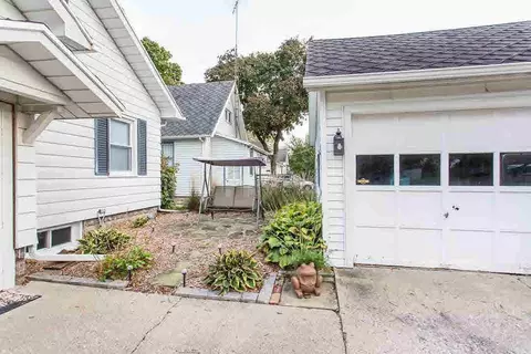 122 N Thompson, Jackson, MI 49202 photo 21