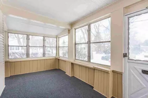 122 N Thompson, Jackson, MI 49202 photo 3