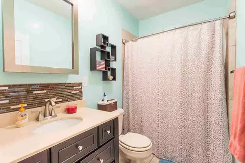 122 N Thompson, Jackson, MI 49202 photo 8