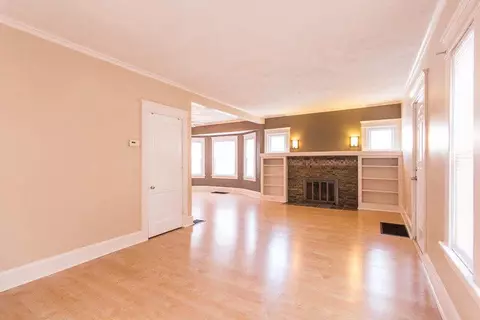 122 N Thompson, Jackson, MI 49202 photo 23