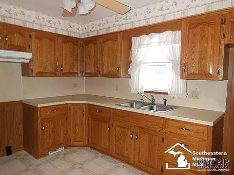 4170 St Anthony, Temperance, MI 48182 photo 6