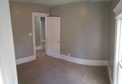 141 N Thompson, Jackson, MI 49202 photo 19