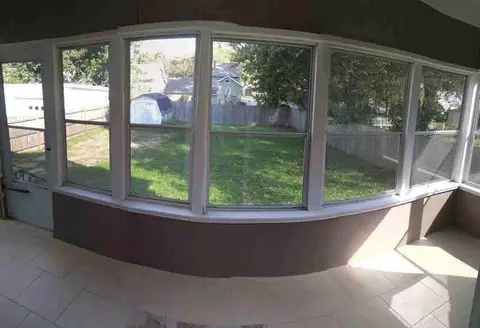 141 N Thompson, Jackson, MI 49202 photo 29