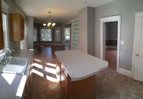 141 N Thompson, Jackson, MI 49202 photo 10