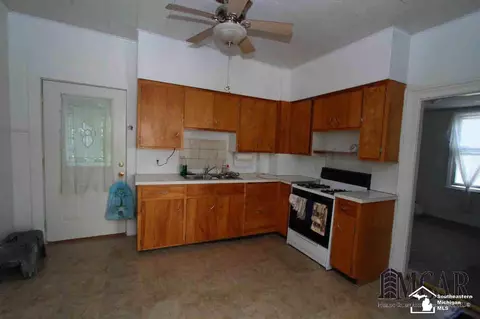 139 Godfroy, Monroe, MI 48162 photo 7