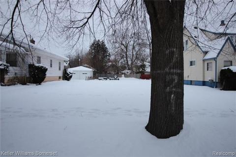 221 Eldridge, Flint, MI 48505 photo 1