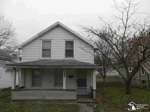 618 Harrison, Monroe, MI 48161 photo 2